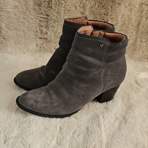Vionic Jesse Women's Grey Suede Ankle Boots